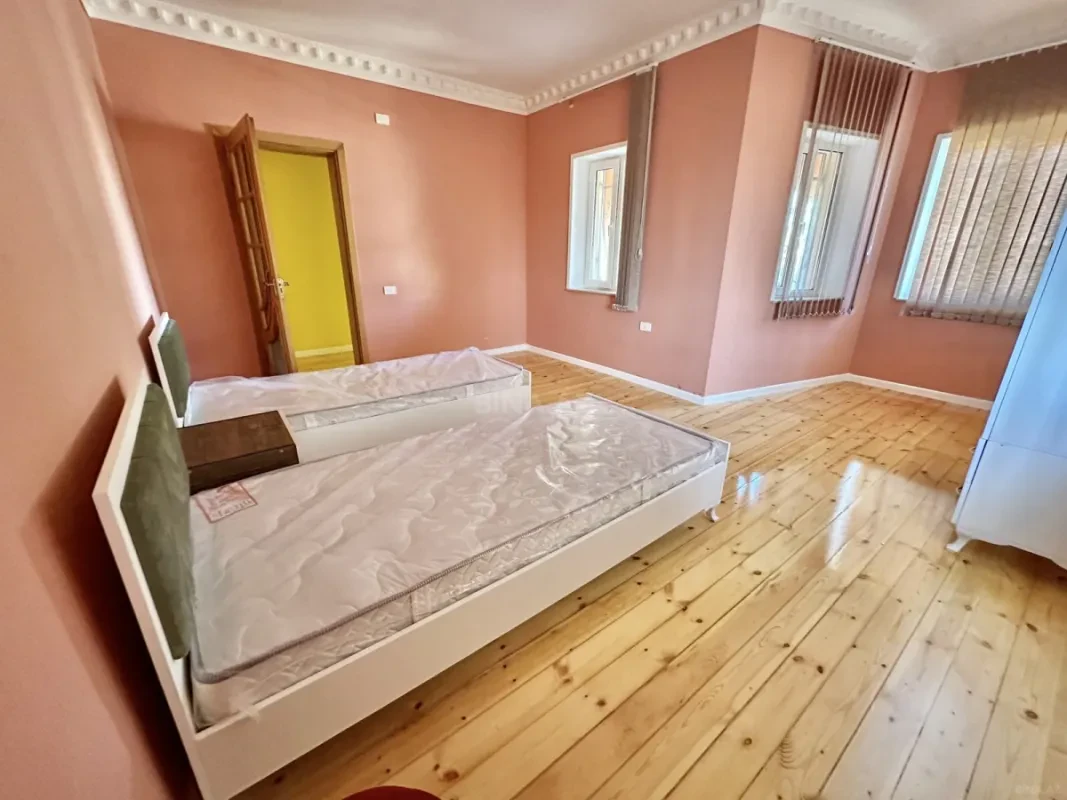 Kirayə verilir 5 otaqlı həyət evi 300 m²