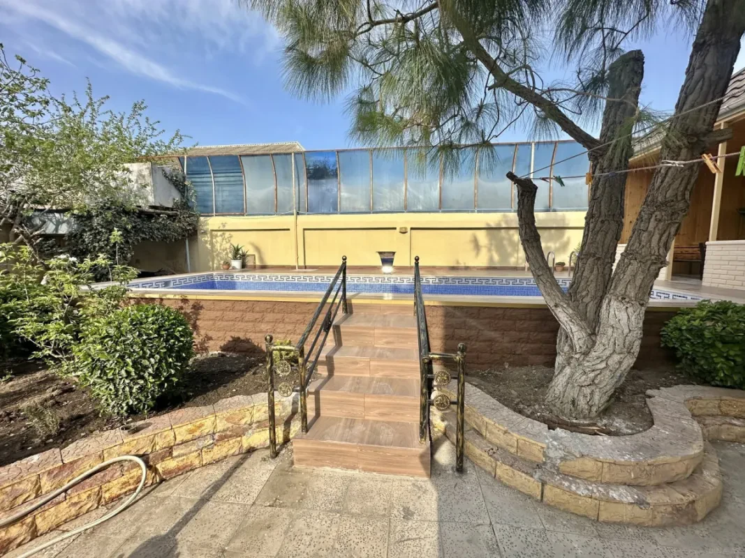 Kirayə verilir 5 otaqlı həyət evi 300 m²