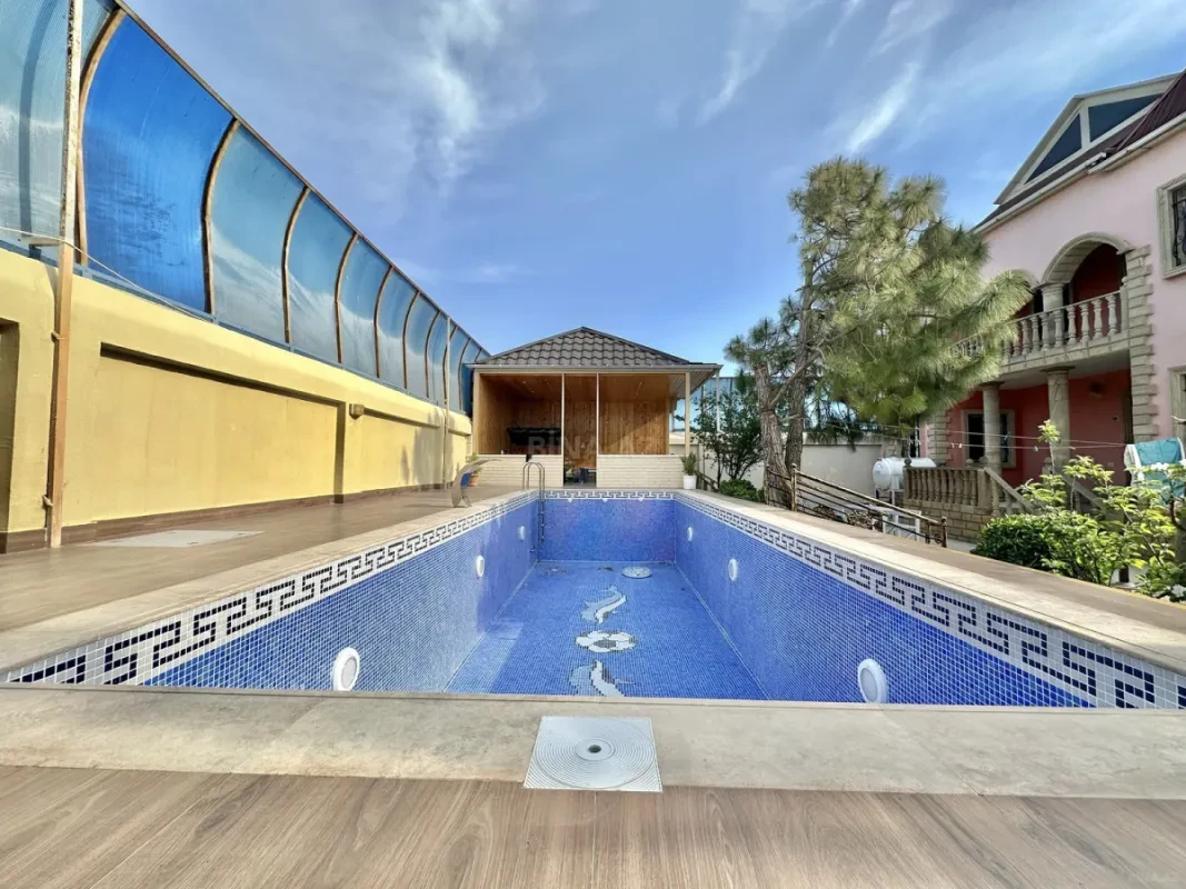 Kirayə verilir 5 otaqlı həyət evi 300 m²