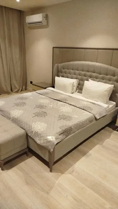 Kirayə verilir 3 otaqlı mənzil 140 m²
