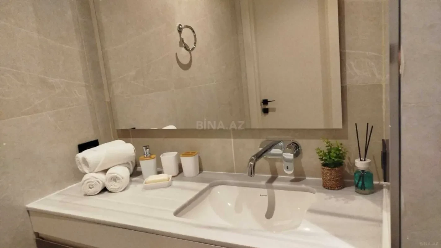 Kirayə verilir 3 otaqlı mənzil 140 m²