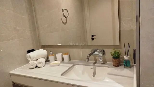 Kirayə verilir 3 otaqlı mənzil 140 m²