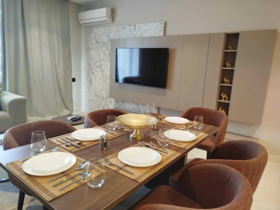 Kirayə verilir 3 otaqlı mənzil 140 m²