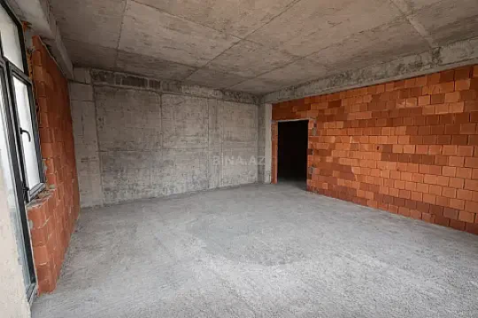 Satılır 4 otaqlı mənzil 220 m²