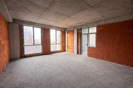 Satılır 4 otaqlı mənzil 220 m²