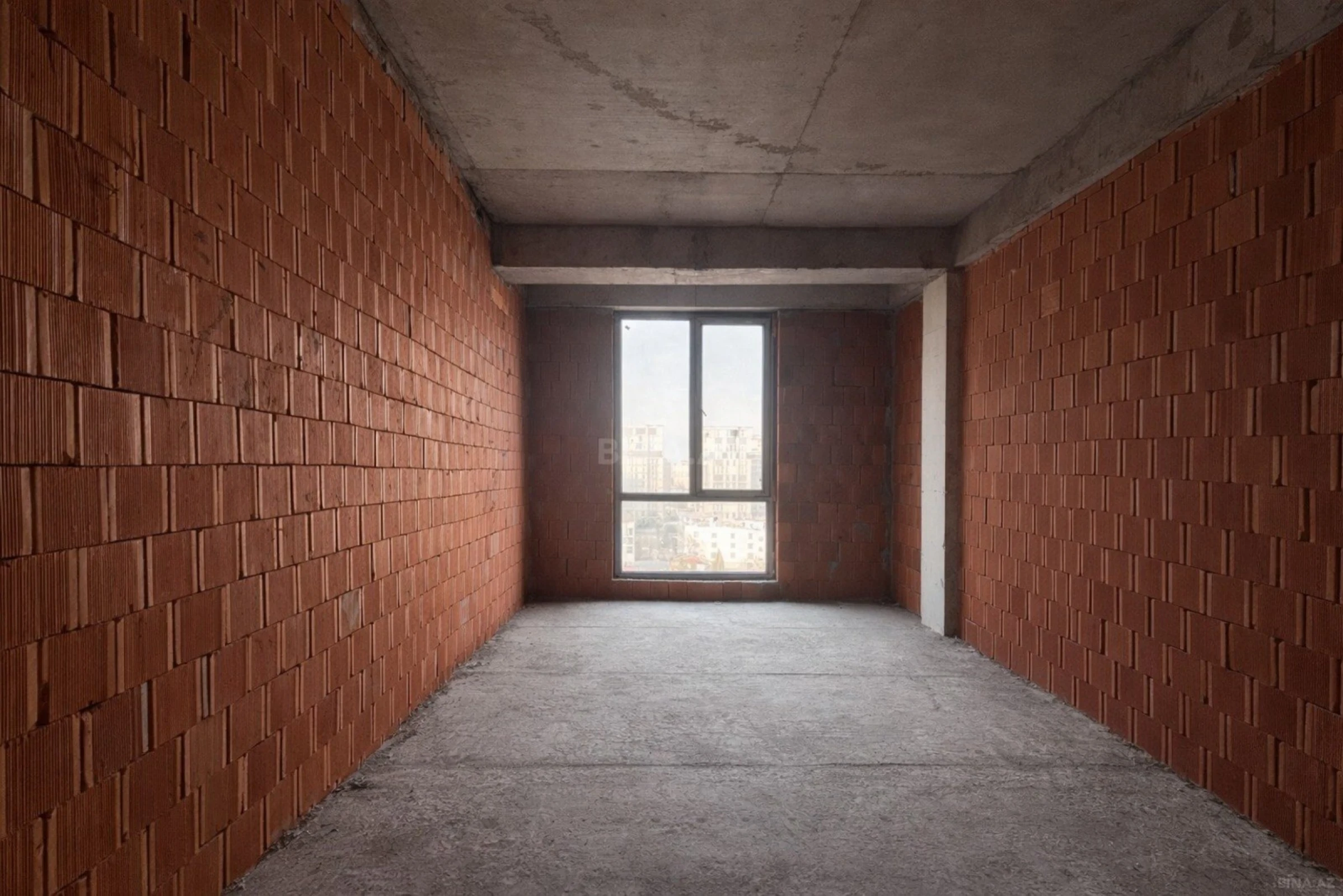 Satılır 4 otaqlı mənzil 220 m²