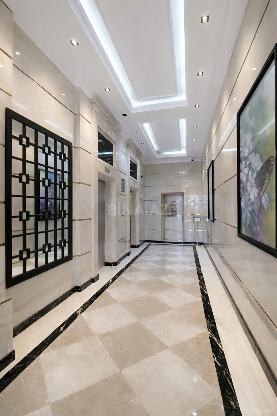 Satılır 4 otaqlı mənzil 220 m²