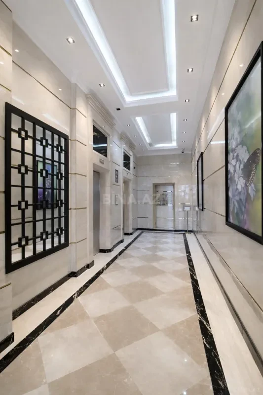 Satılır 4 otaqlı mənzil 220 m²