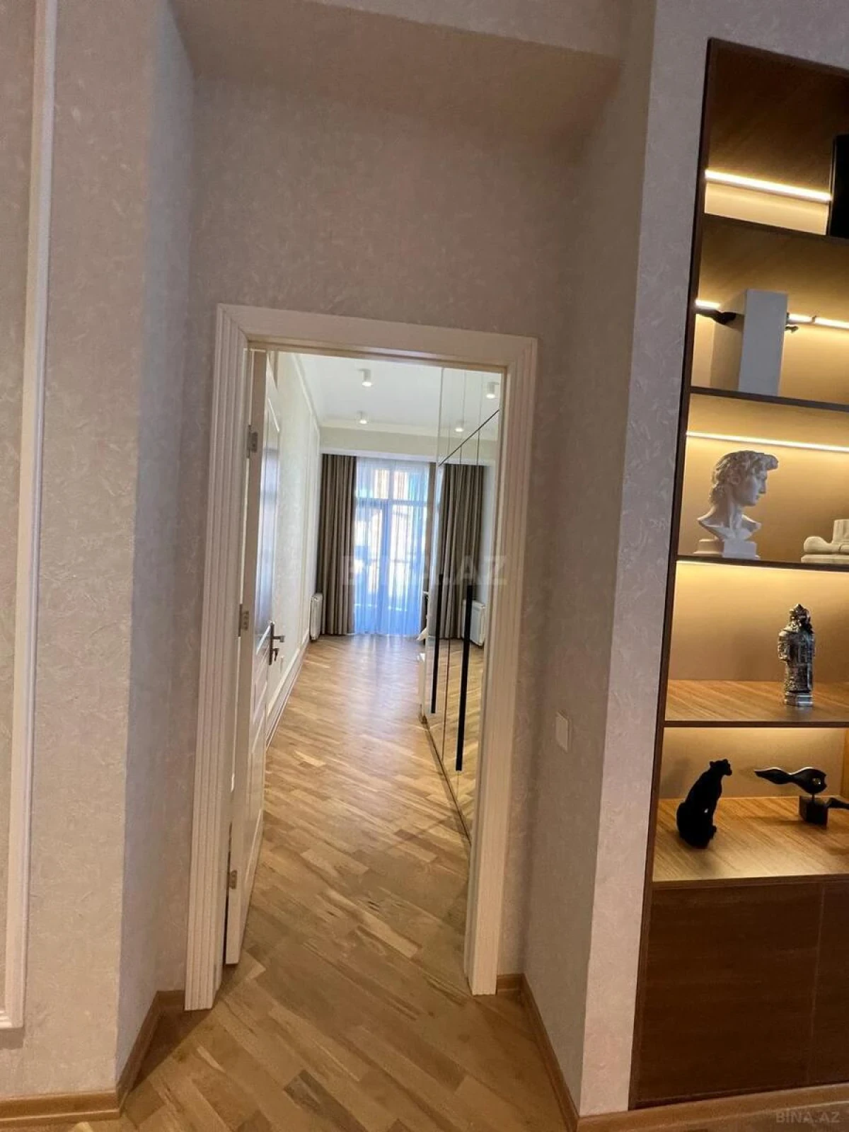 Kirayə verilir 2 otaqlı mənzil 85 m²