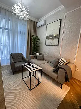 Kirayə verilir 2 otaqlı mənzil 85 m²