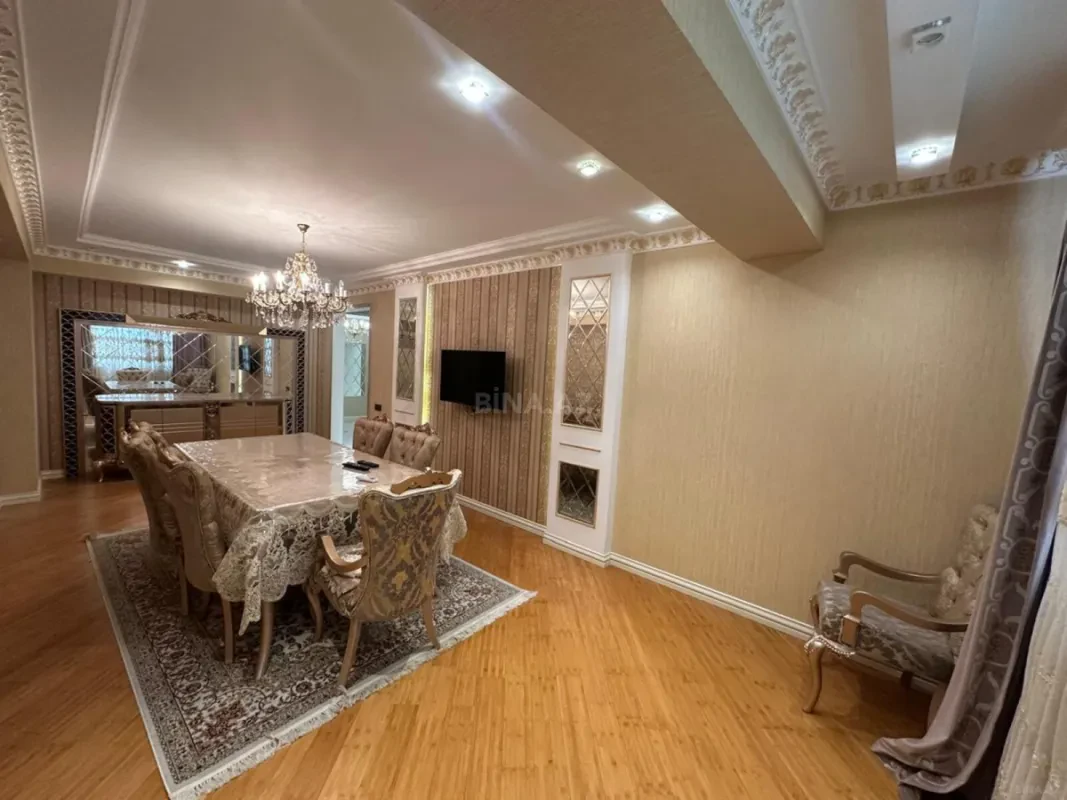 Kirayə verilir 3 otaqlı mənzil 136 m²