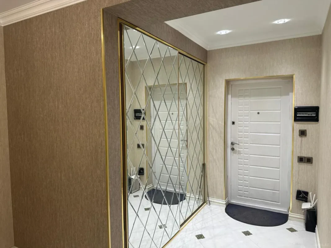Kirayə verilir 3 otaqlı mənzil 136 m²