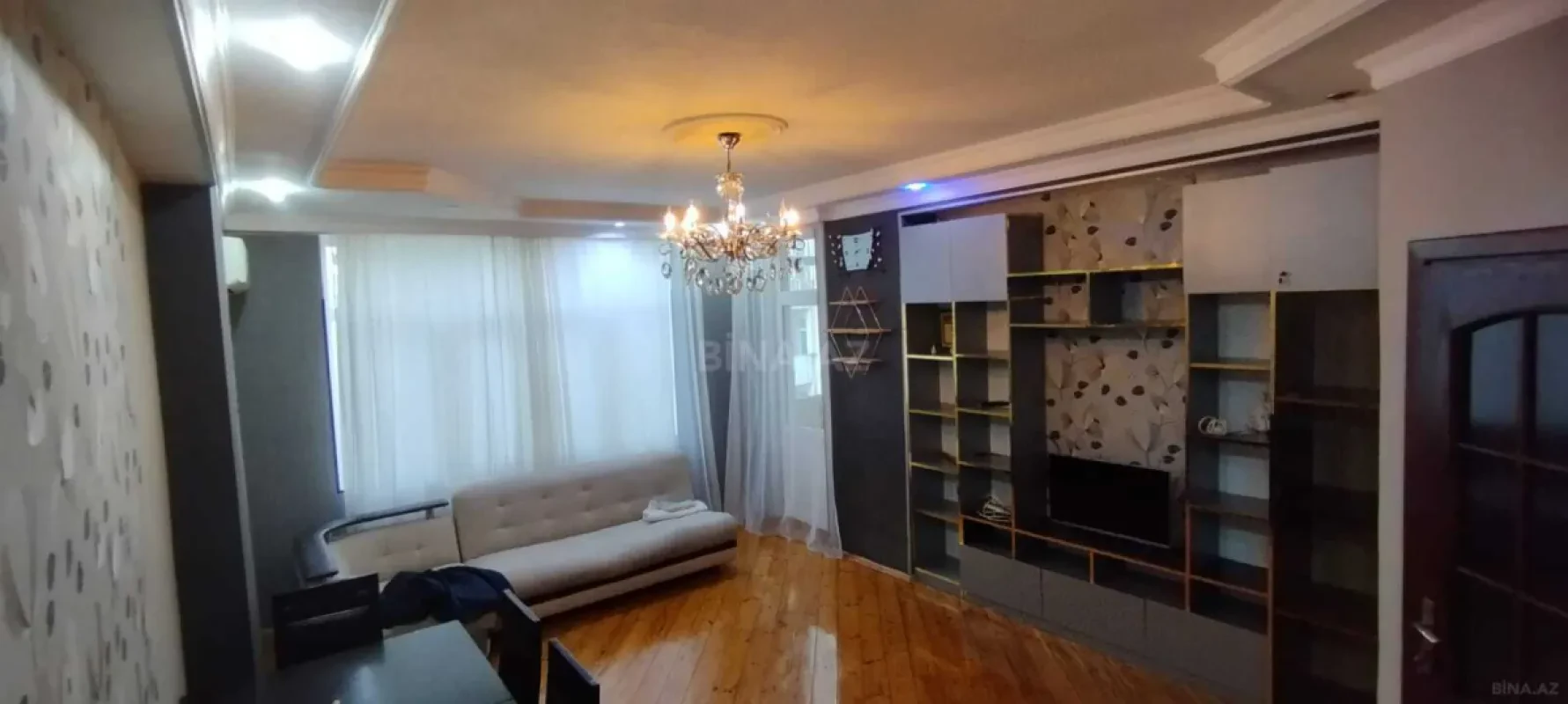 Kirayə verilir 2 otaqlı mənzil 75 m²