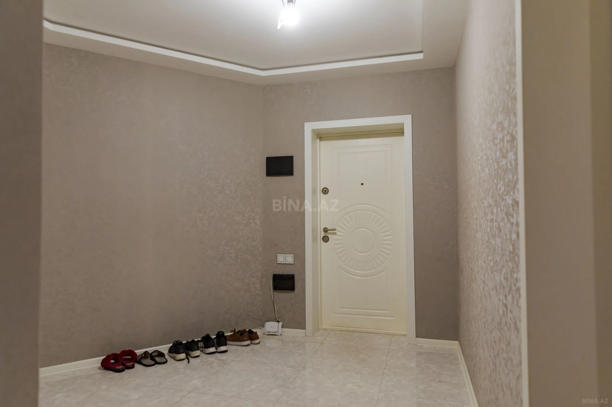 Kirayə verilir 4 otaqlı mənzil 100 m²