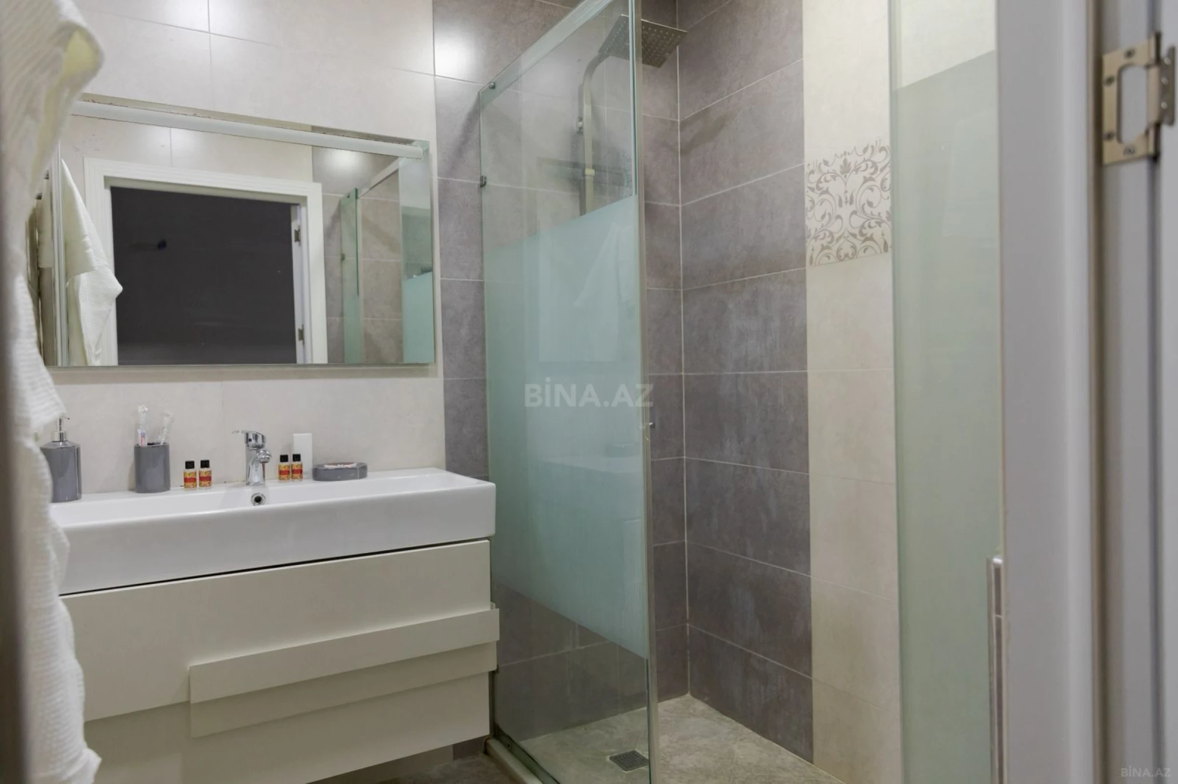 Kirayə verilir 4 otaqlı mənzil 100 m²
