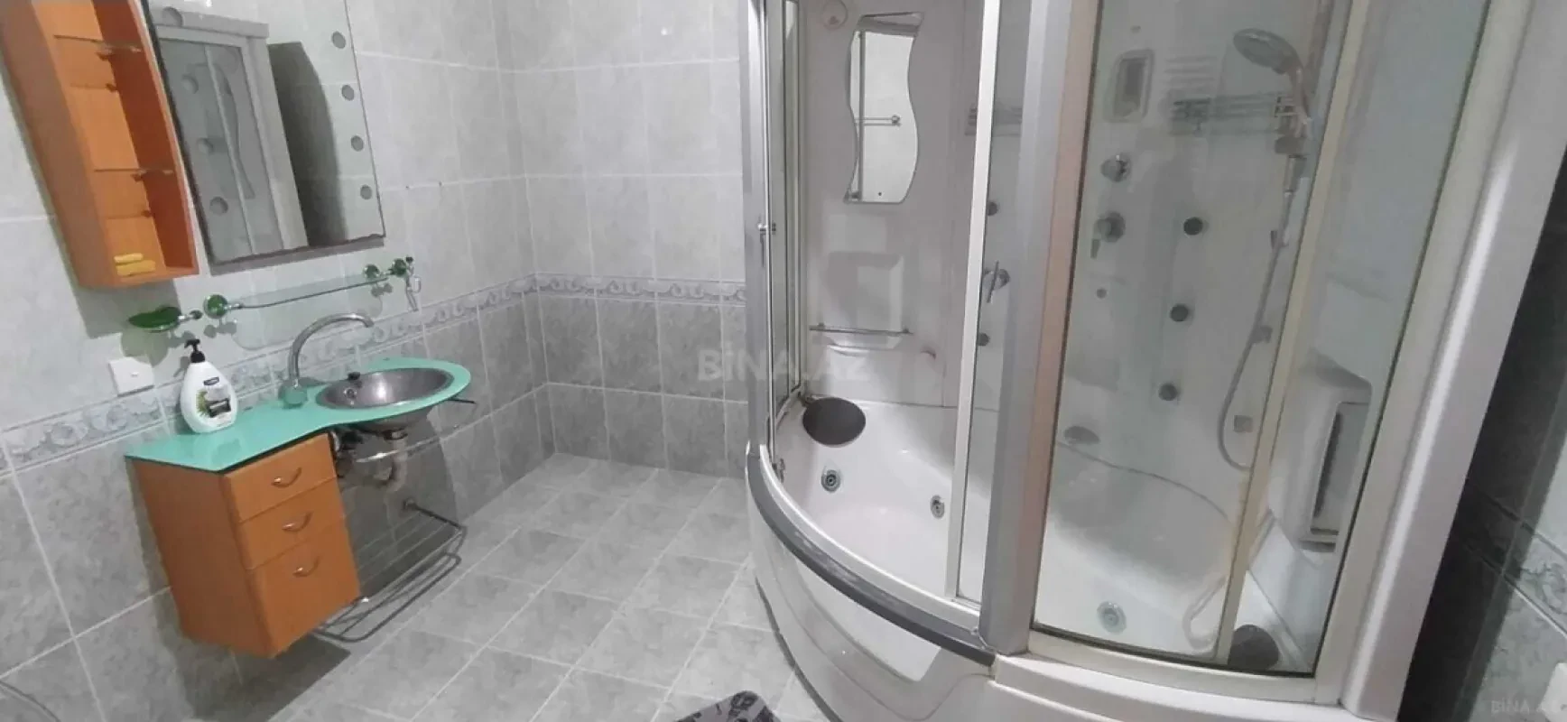 Kirayə verilir 3 otaqlı mənzil 150 m²