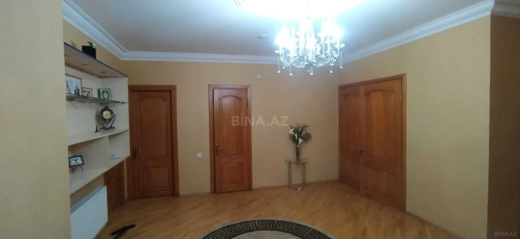 Kirayə verilir 3 otaqlı mənzil 150 m²