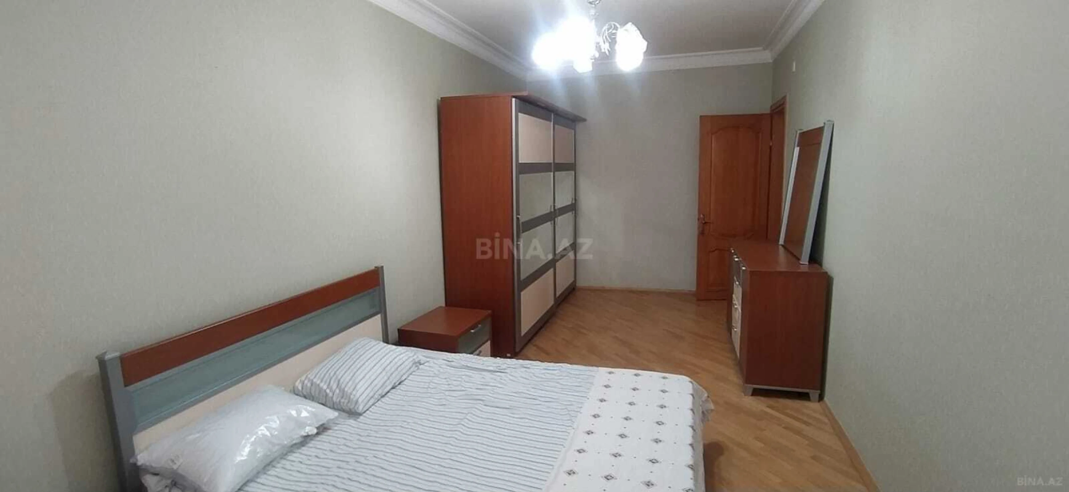 Kirayə verilir 3 otaqlı mənzil 150 m²