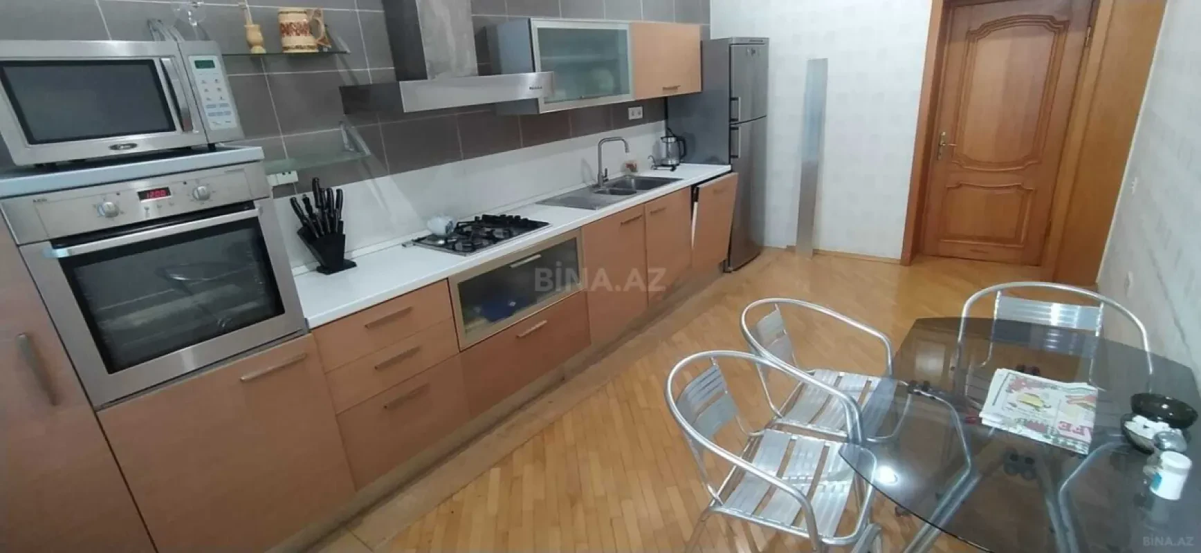 Kirayə verilir 3 otaqlı mənzil 150 m²