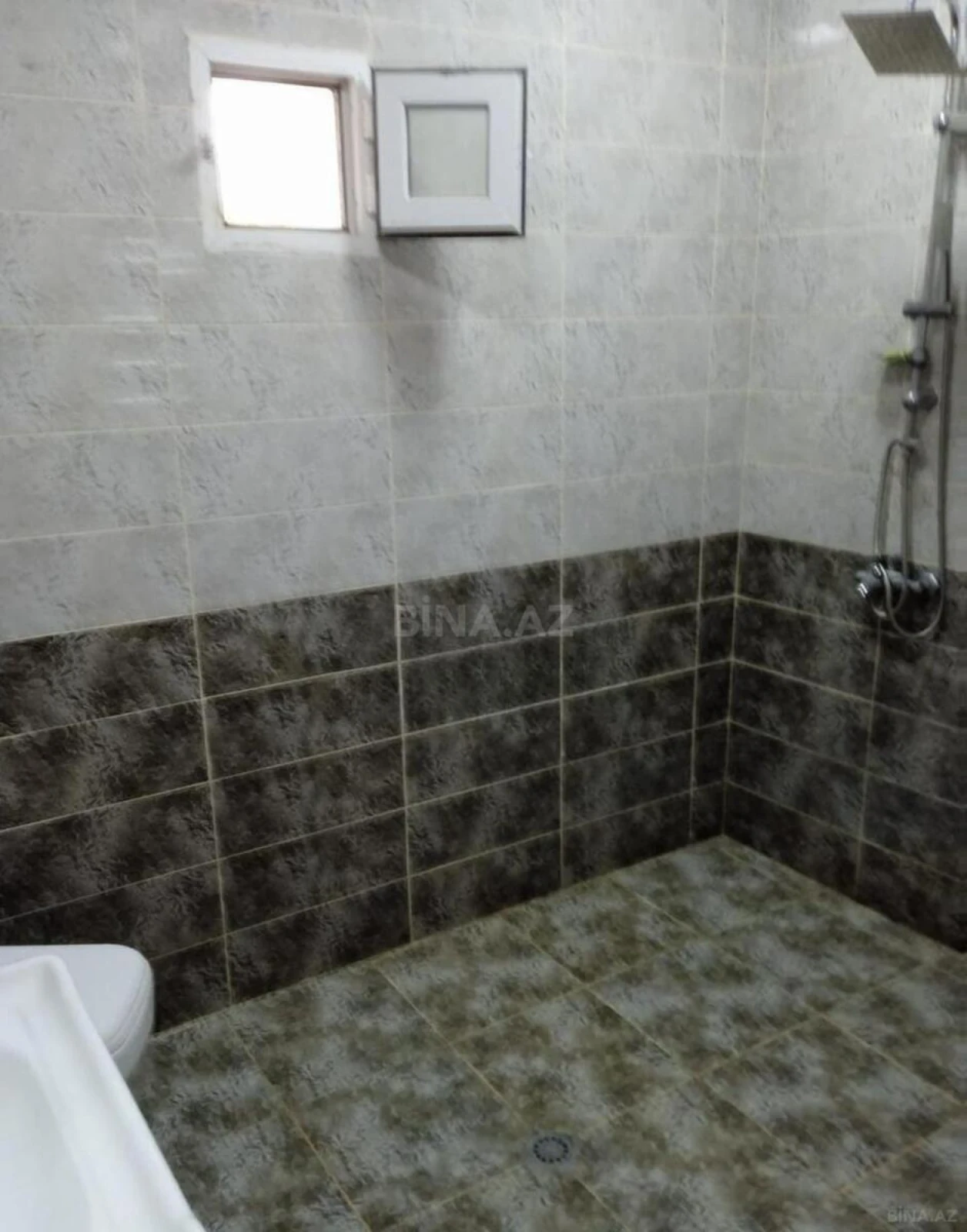 Satılır 6 otaqlı həyət evi 200 m²
