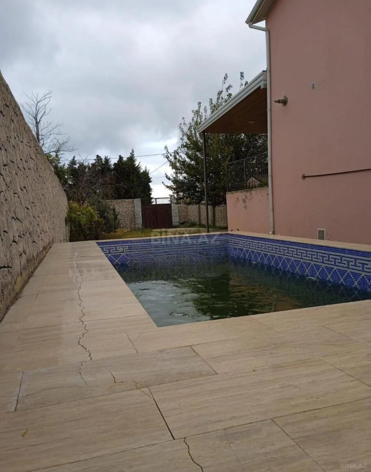 Satılır 6 otaqlı həyət evi 200 m²