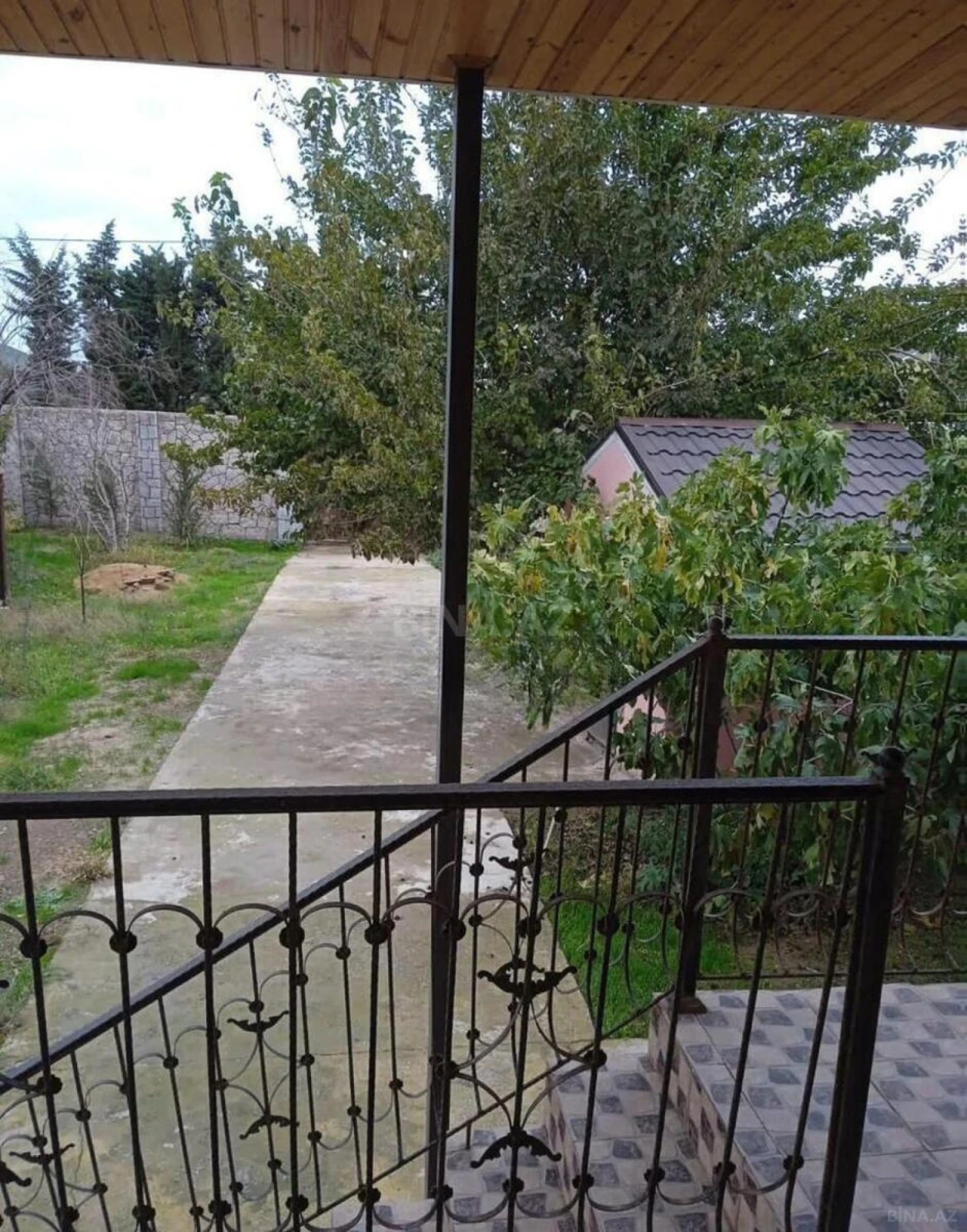 Satılır 6 otaqlı həyət evi 200 m²