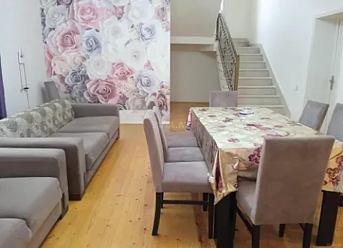 Satılır 6 otaqlı həyət evi 200 m²