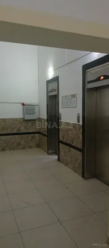 Satılır 3 otaqlı mənzil 130 m²