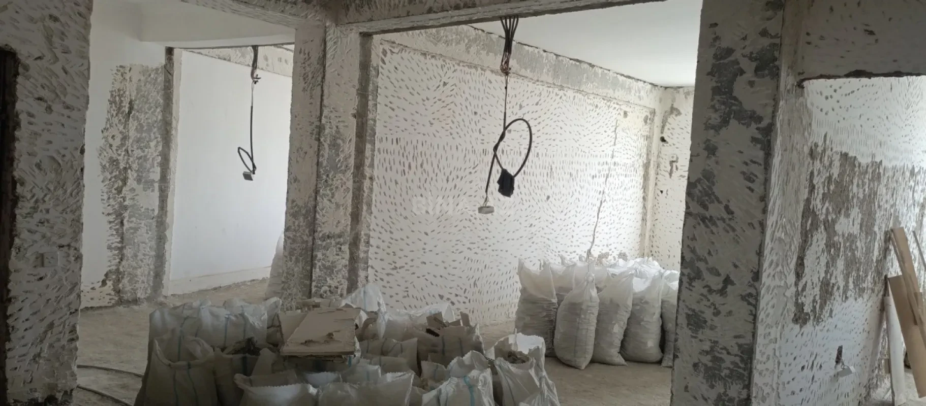 Satılır 3 otaqlı mənzil 130 m²