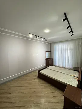 Kirayə verilir 2 otaqlı mənzil 85 m²