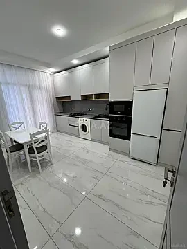 Kirayə verilir 2 otaqlı mənzil 85 m²