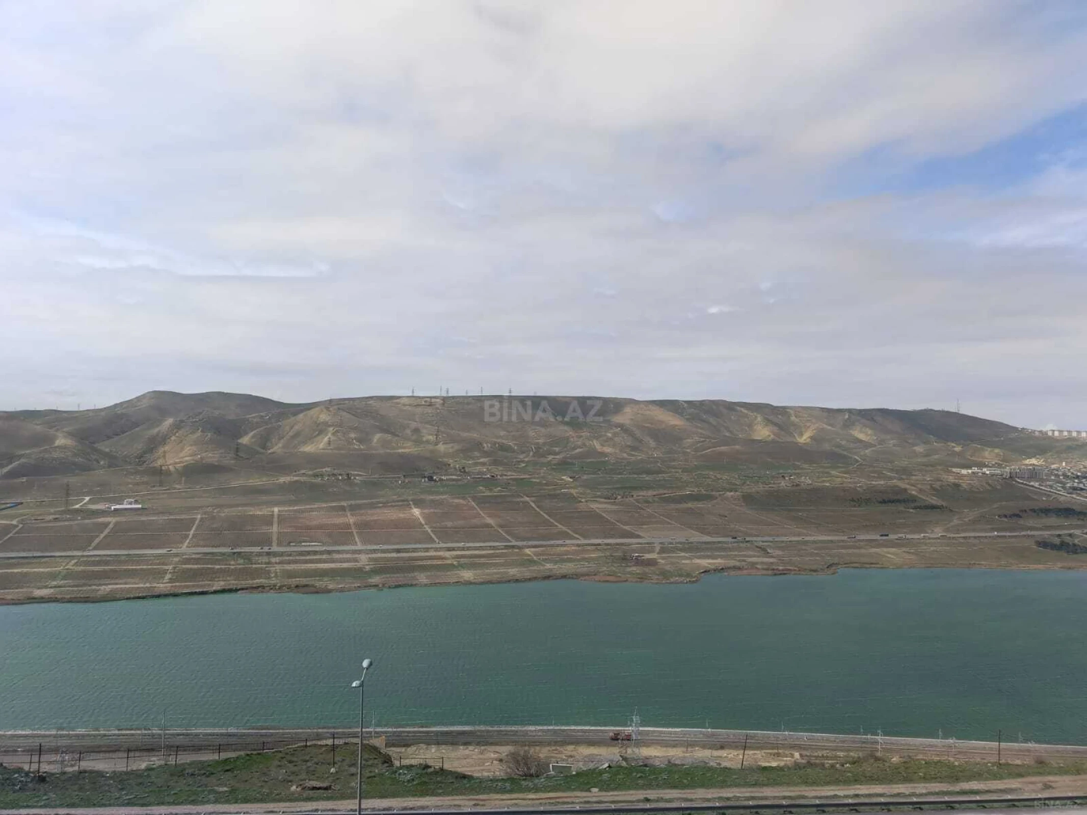 Satılır 3 otaqlı mənzil 96 m²