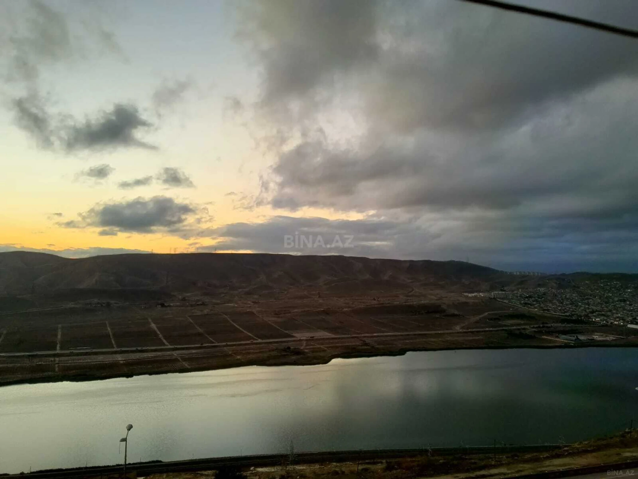 Satılır 3 otaqlı mənzil 96 m²