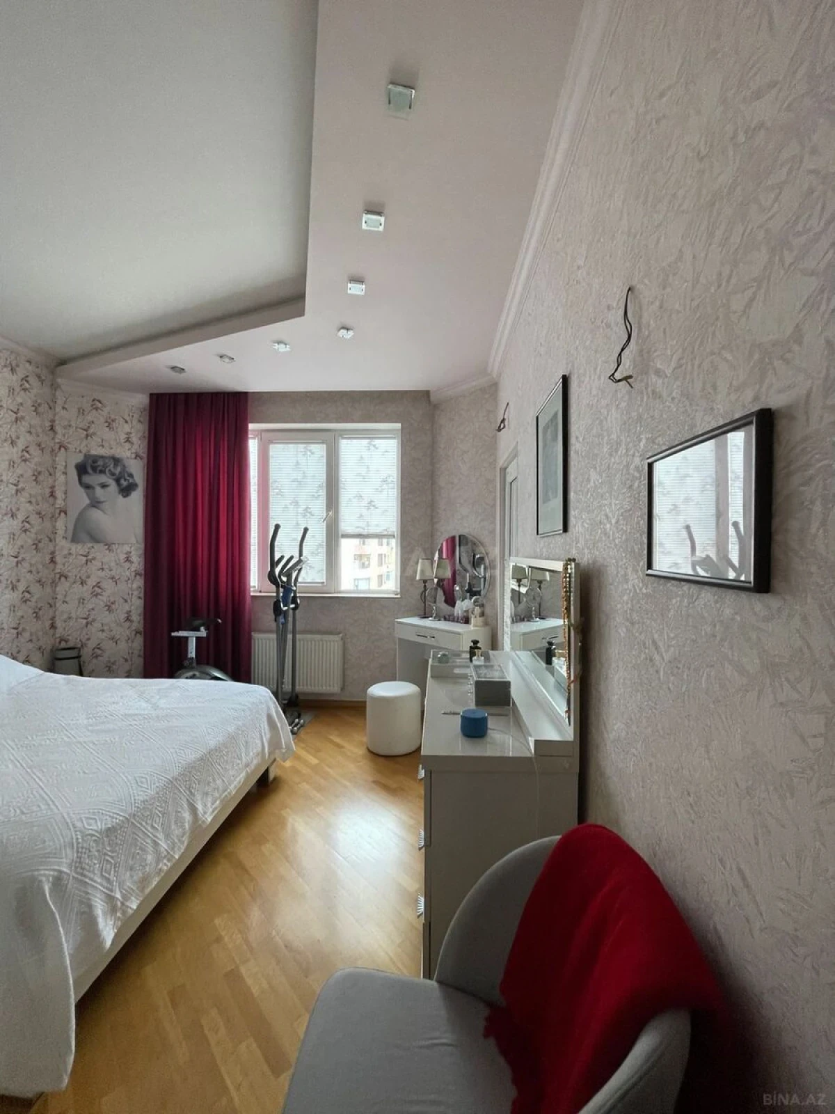 Satılır 2 otaqlı mənzil 62 m²