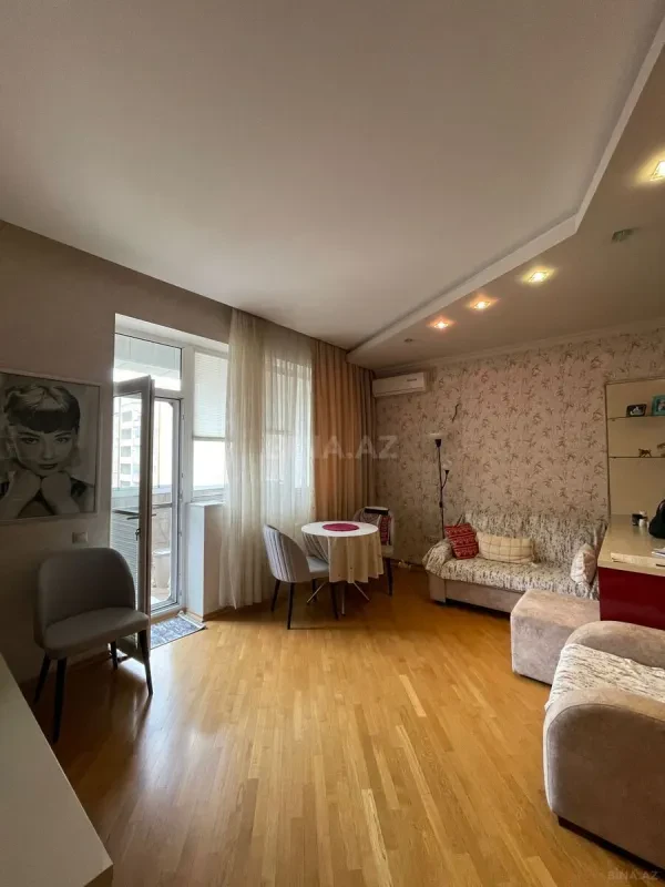 Satılır 2 otaqlı mənzil 62 m²