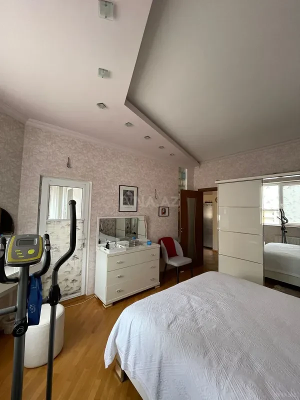 Satılır 2 otaqlı mənzil 62 m²