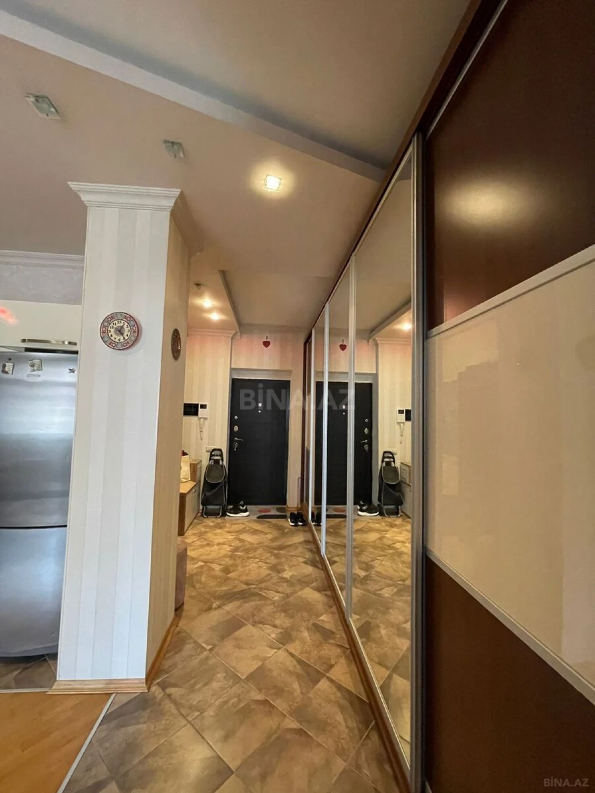 Satılır 2 otaqlı mənzil 62 m²