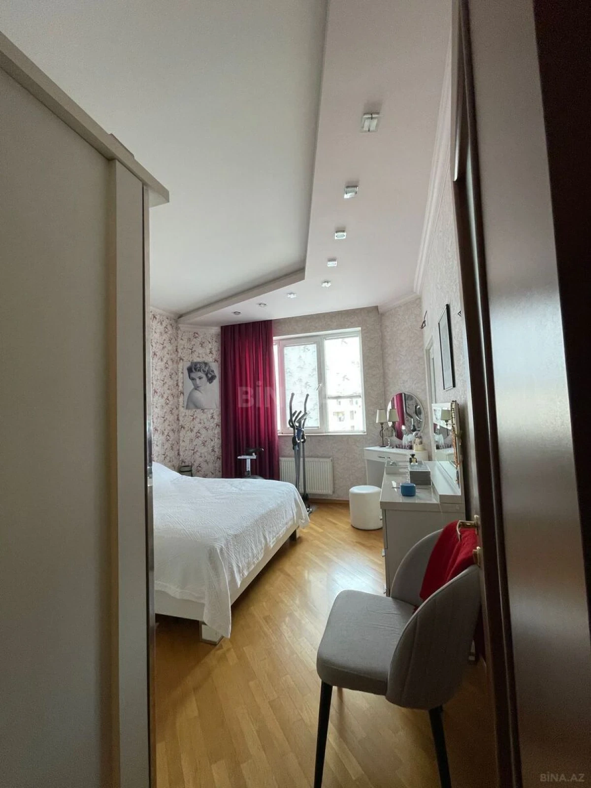 Satılır 2 otaqlı mənzil 62 m²