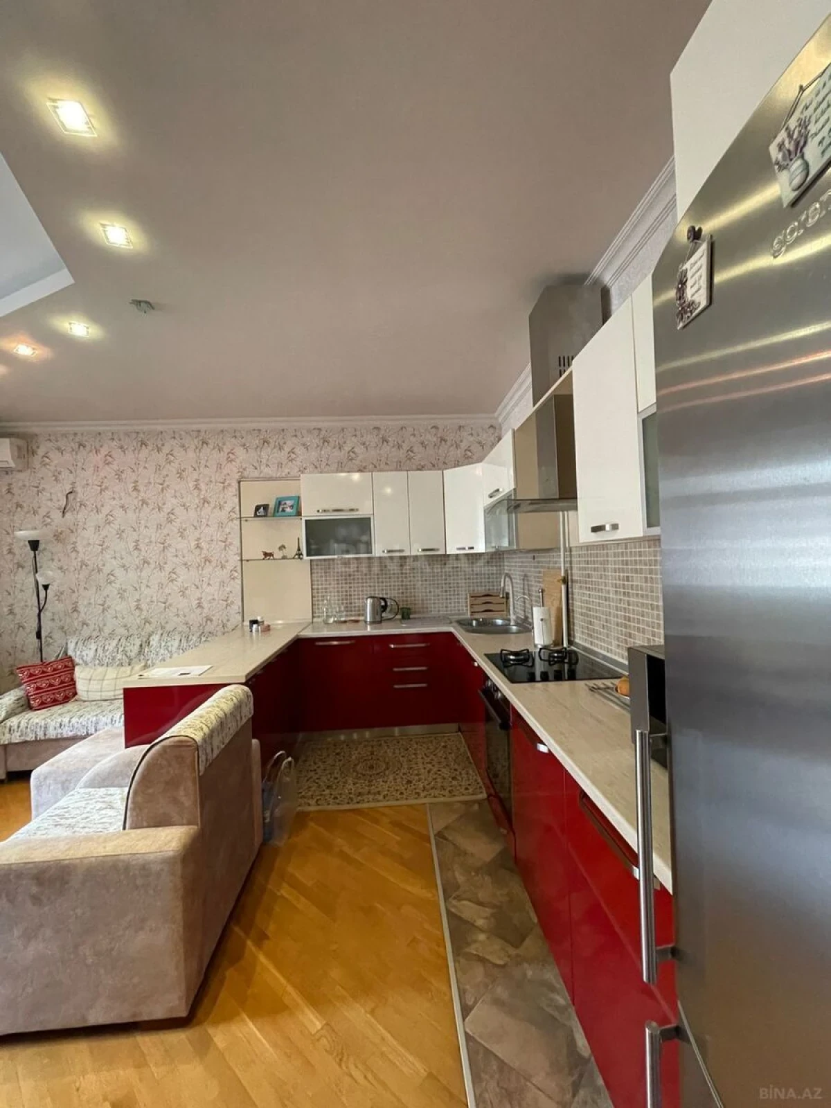 Satılır 2 otaqlı mənzil 62 m²