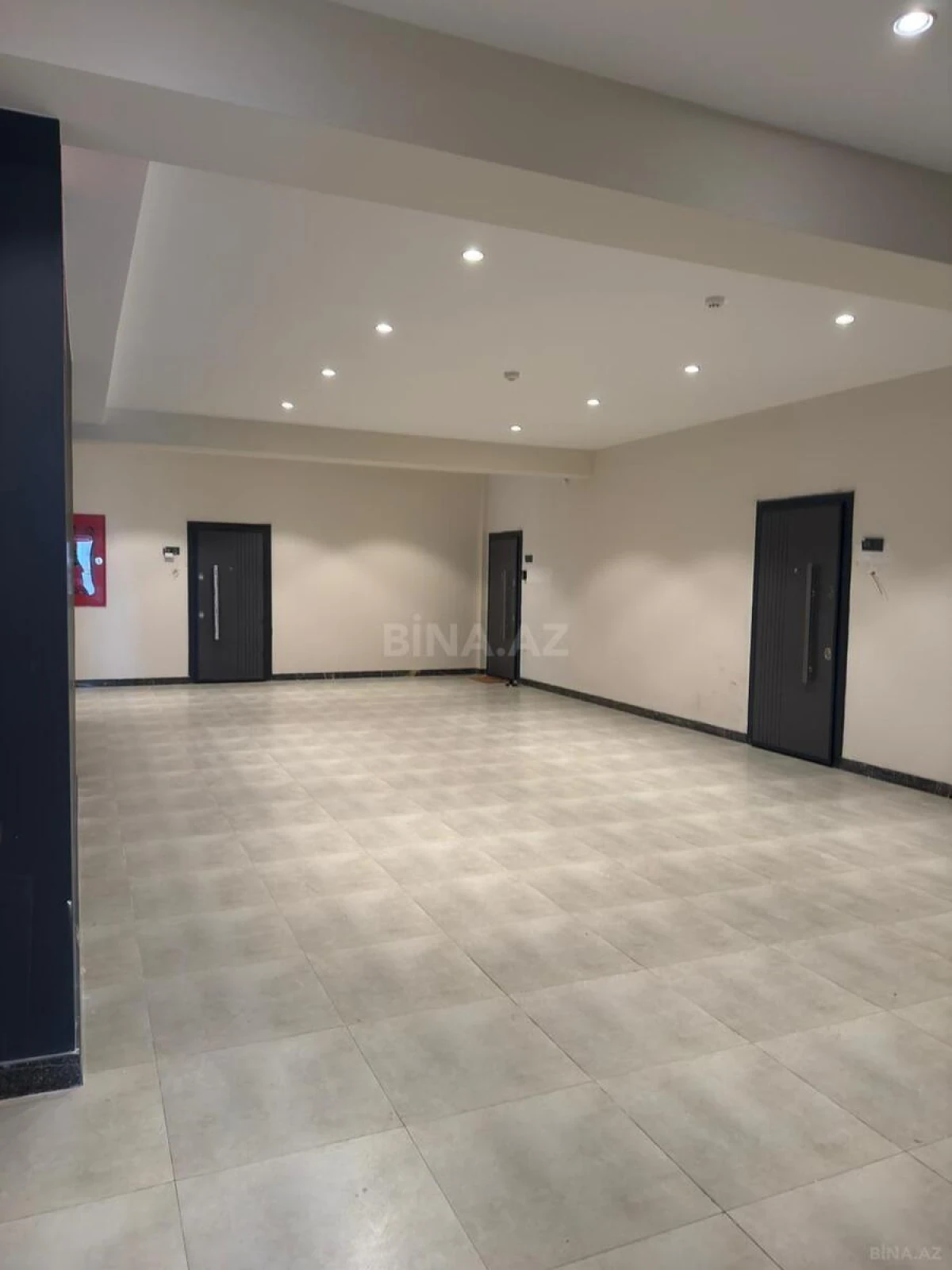Satılır 2 otaqlı mənzil 79.8 m²