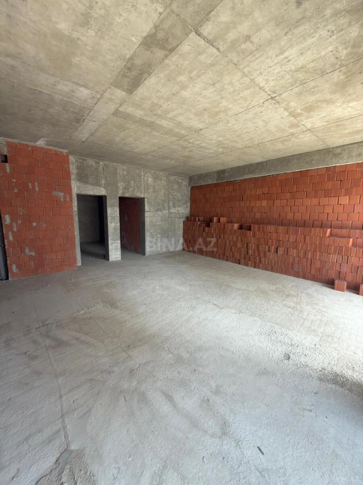 Satılır 2 otaqlı mənzil 79.8 m²