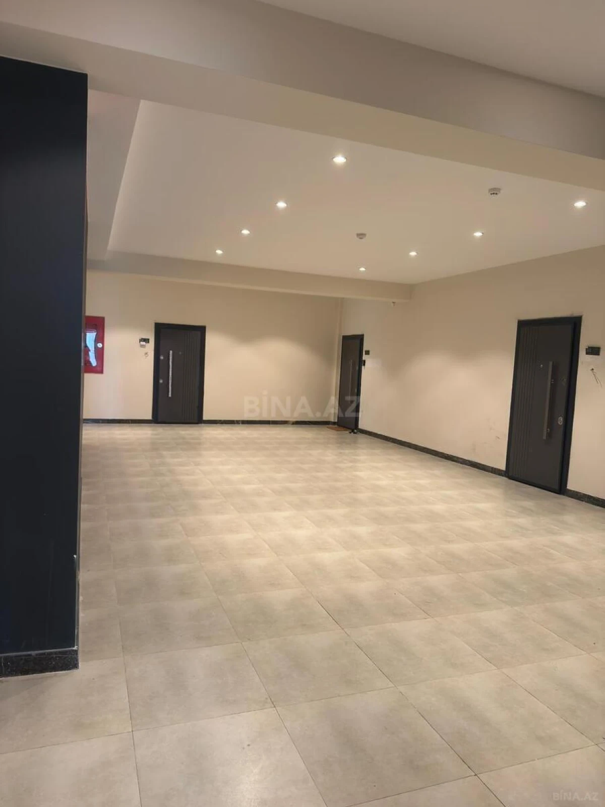 Satılır 2 otaqlı mənzil 79.8 m²