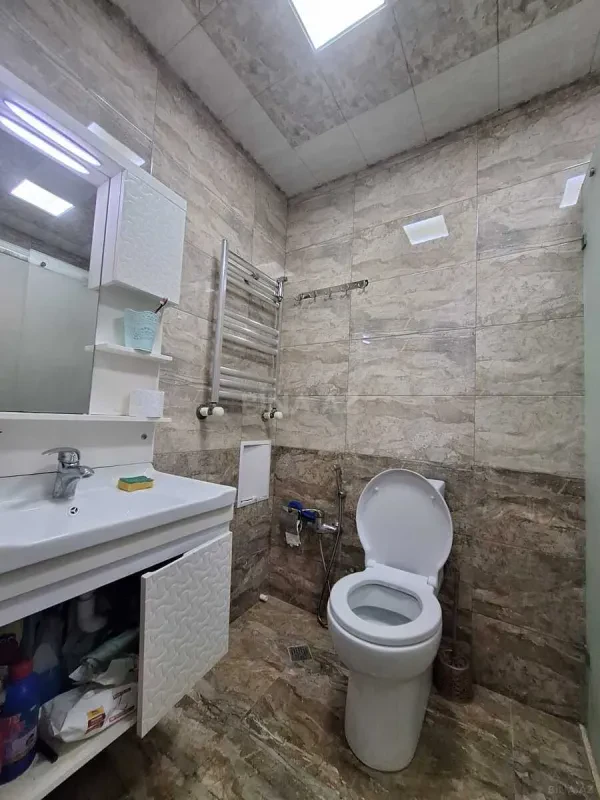 Kirayə verilir 2 otaqlı mənzil 60 m²