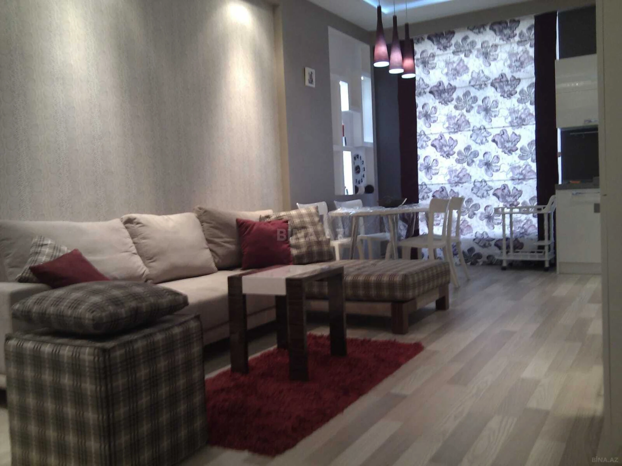 Kirayə verilir 2 otaqlı mənzil 70 m²