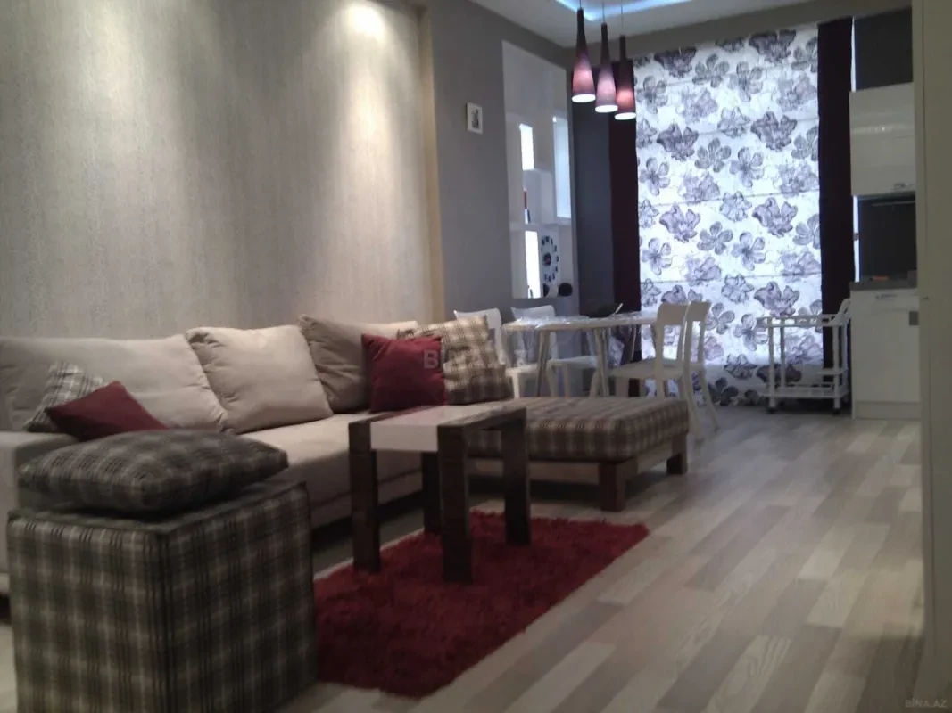 Kirayə verilir 2 otaqlı mənzil 70 m²