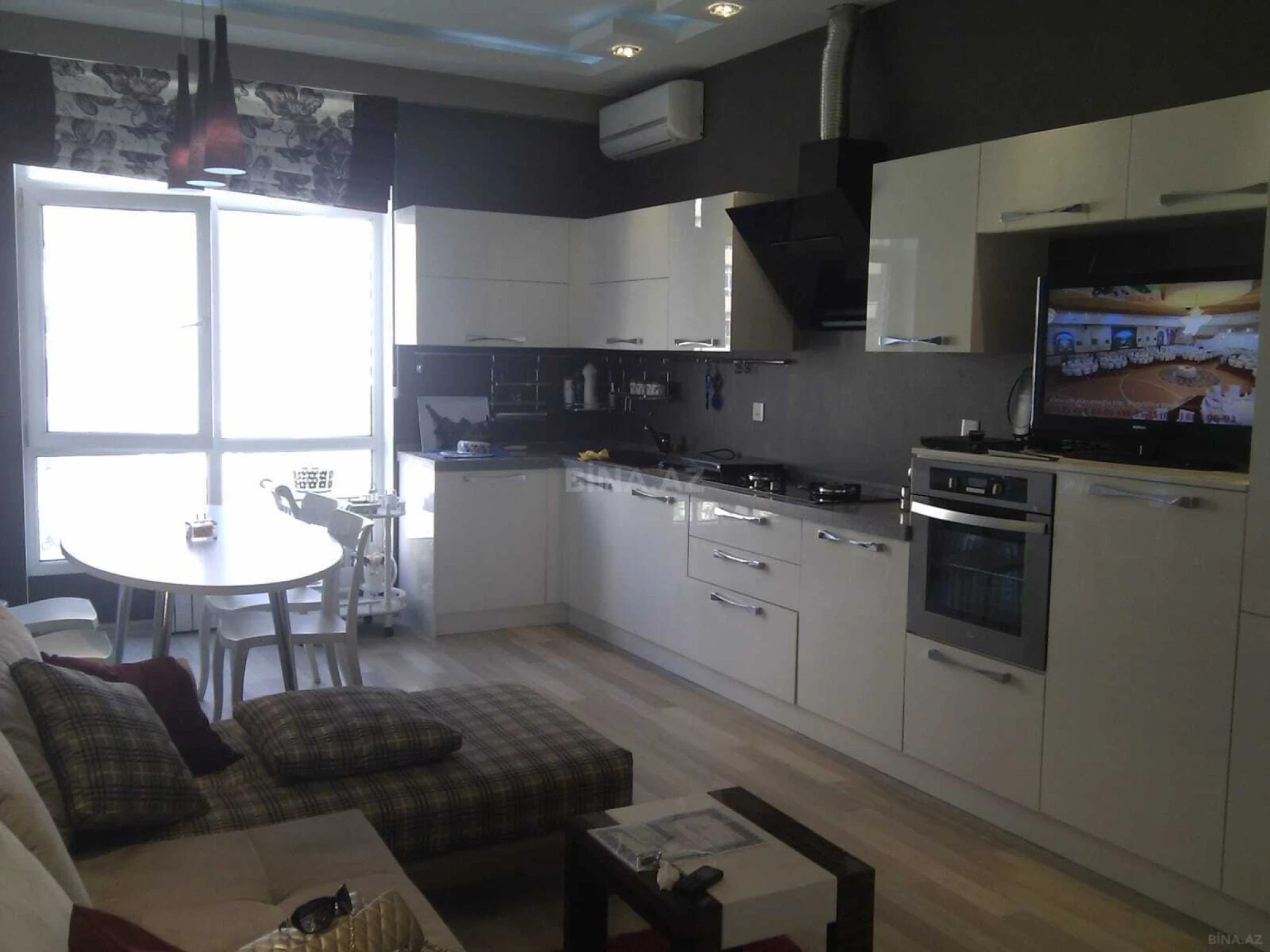 Kirayə verilir 2 otaqlı mənzil 70 m²
