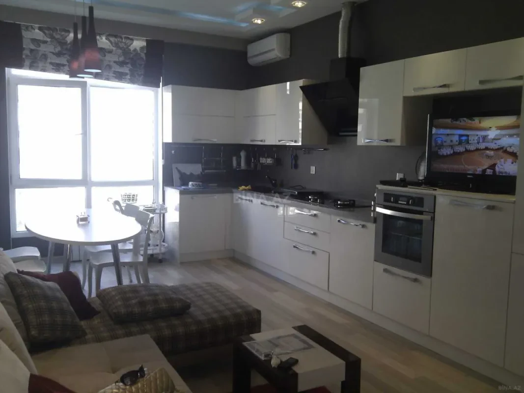 Kirayə verilir 2 otaqlı mənzil 70 m²