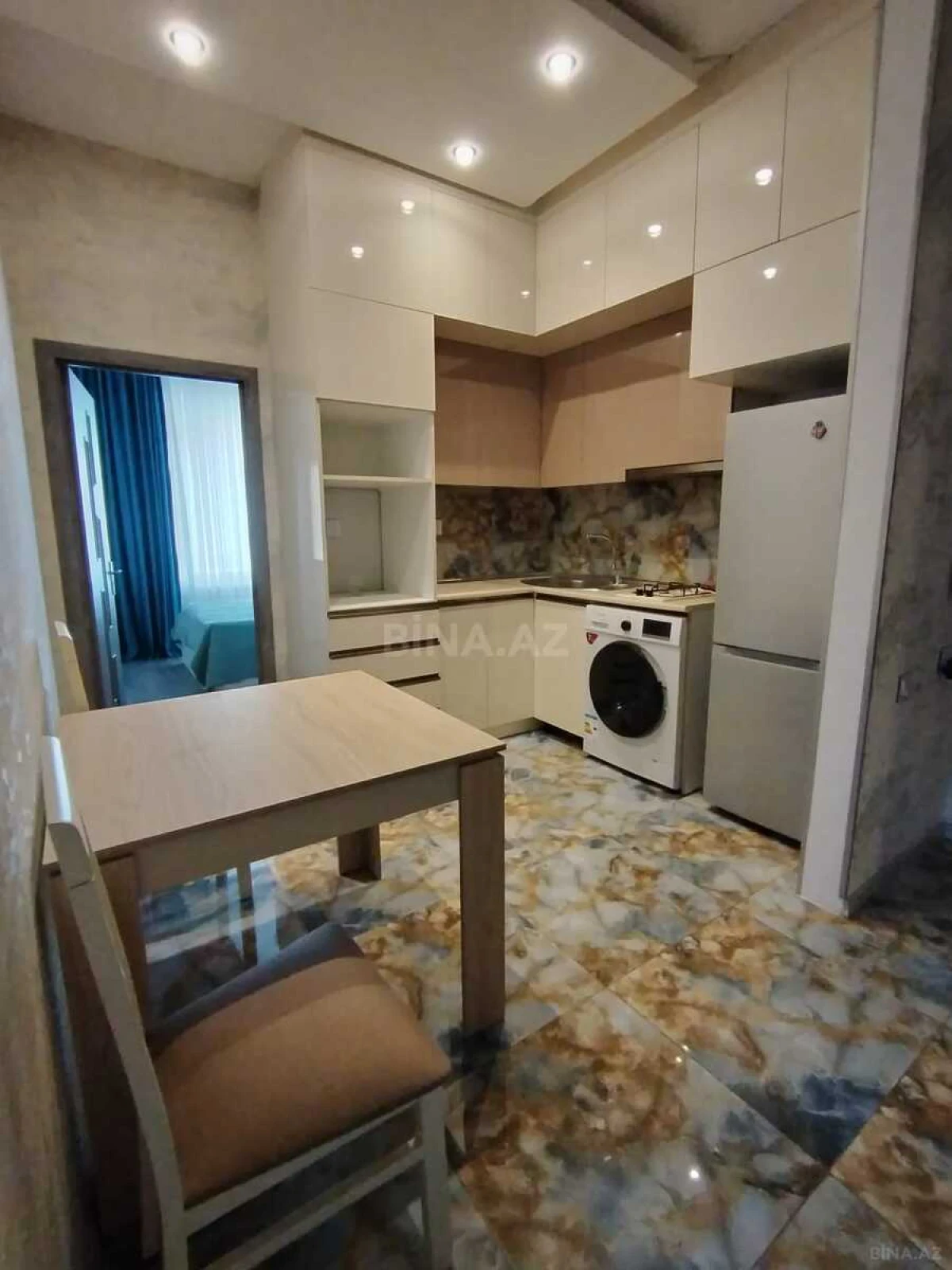 Kirayə verilir 2 otaqlı mənzil 60 m²