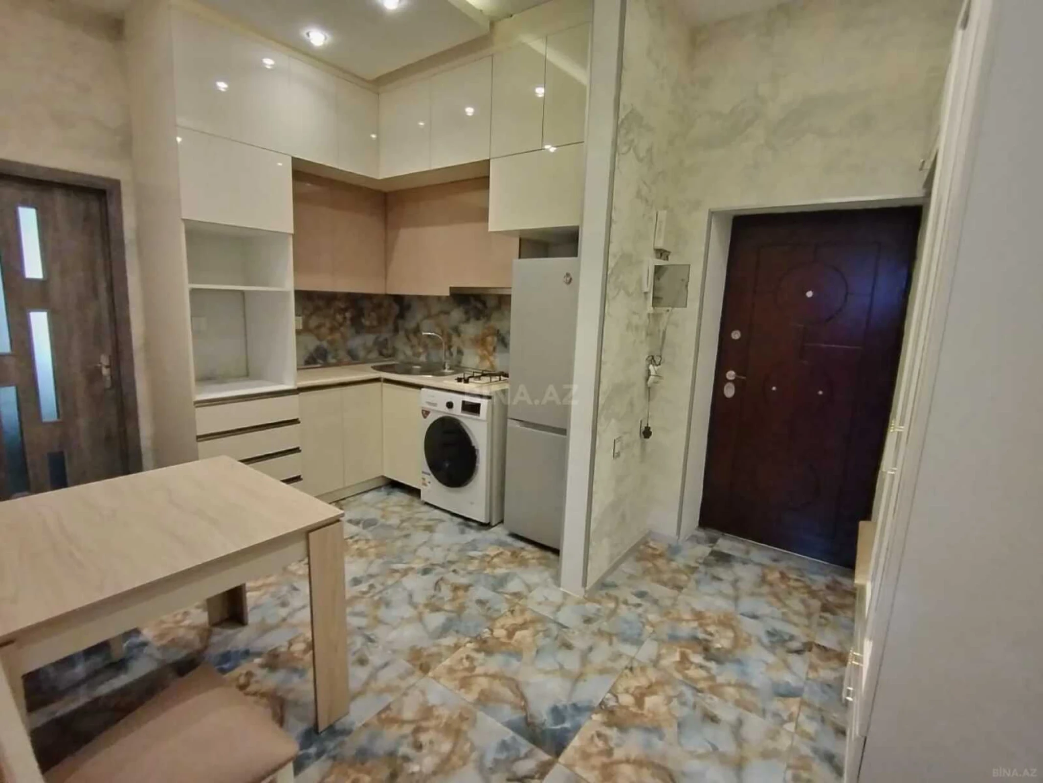 Kirayə verilir 2 otaqlı mənzil 60 m²