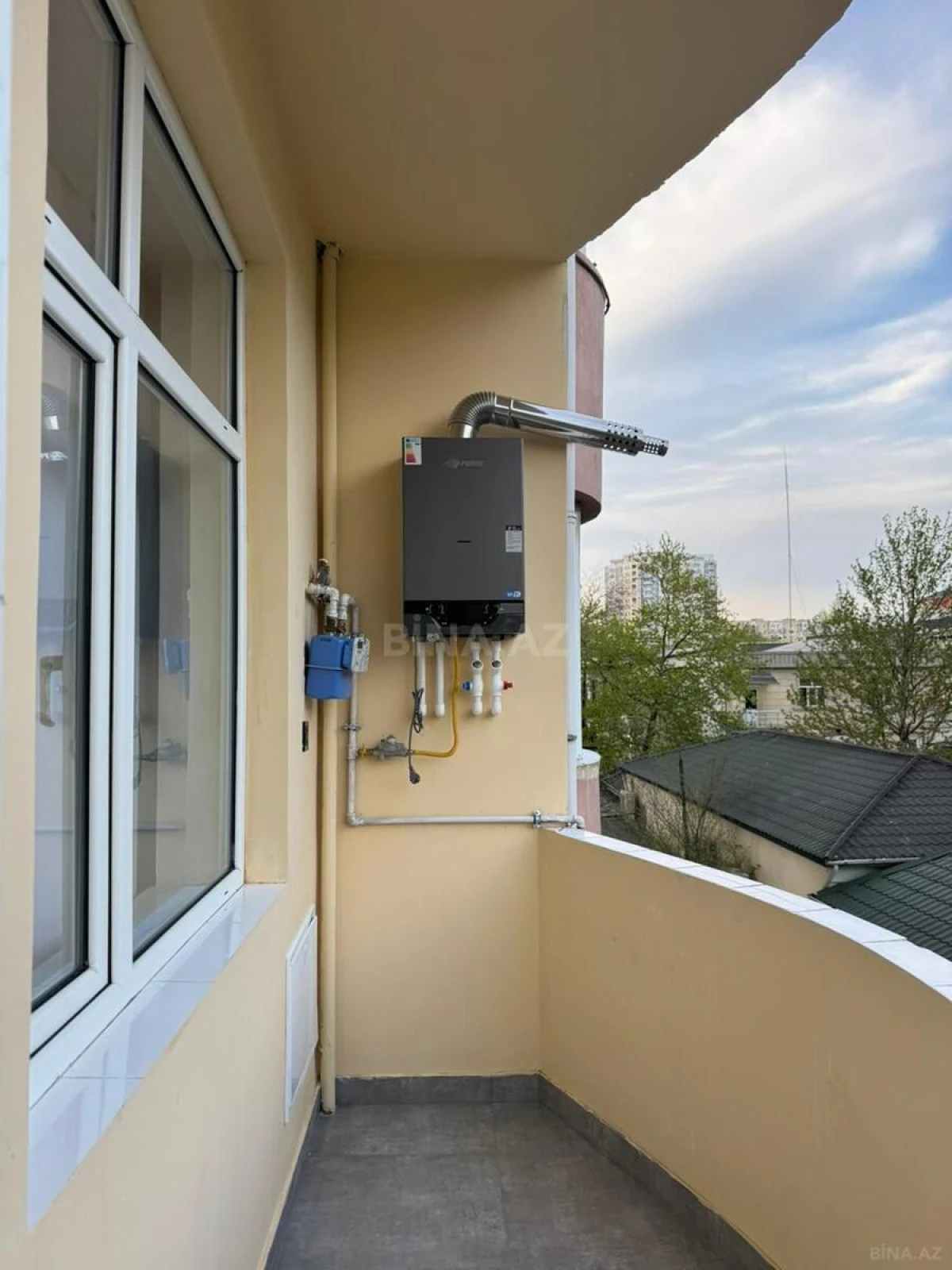 Satılır 2 otaqlı mənzil 89 m²